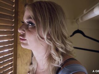 Leana Lovings Charms in Wild Squirting Friend Threesome