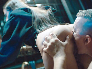 Time Stop Sex - Hot Brunette Milan Cheek Freezes for Ho...