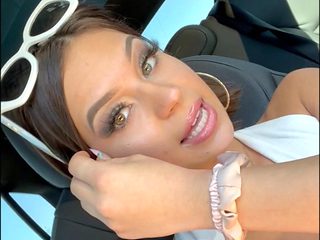 Natural tits beauty Arya&#039;s seductive solo show