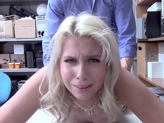 Amateur hotties Ryan &amp; Chanel show off their luscio...