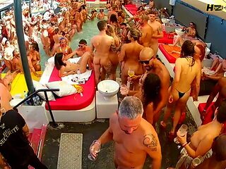 glamourous french swingers club 022