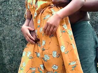 Desi Auntie Hard Fucked Her In The Forest