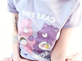 Young amateur teen in solo masturbation getting kinky