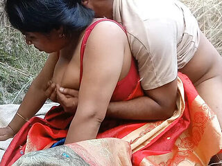Bangladeshi Wife Full Part Outdoor Sex in Grass with De...