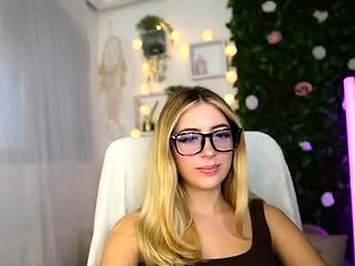 Amateur Webcam Chick Masturbates On Webcam More at