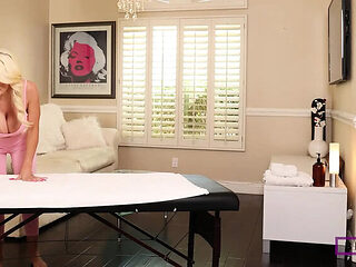 Kayla Kayden and Brittany Andrews Lick and Dildo Fuck i...