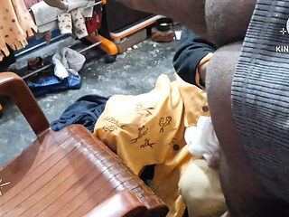 Busty Desi Sister-in-Law Gives Sloppy Blowjob to Brothe...