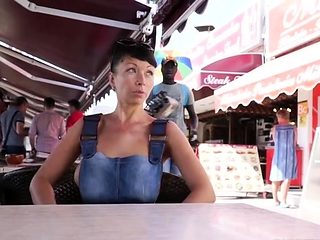 Amateur milf outdoors blowjob and fucking