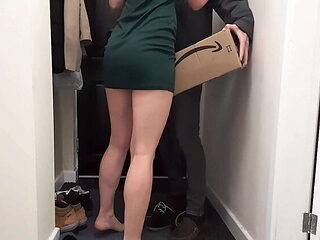 Hot Amazon Delivery Guy Gets Blowjob &amp; Creampie Fro...